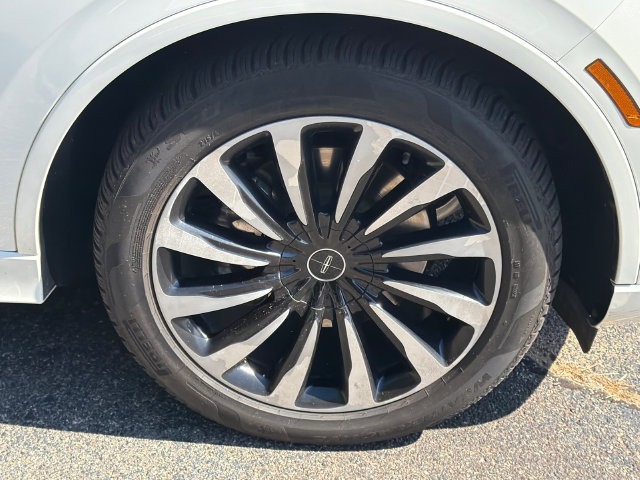 Used 2021 Lincoln Aviator Black Label Grand Touring w/ Class IV Trailer Tow Package AWD/4WD image 14