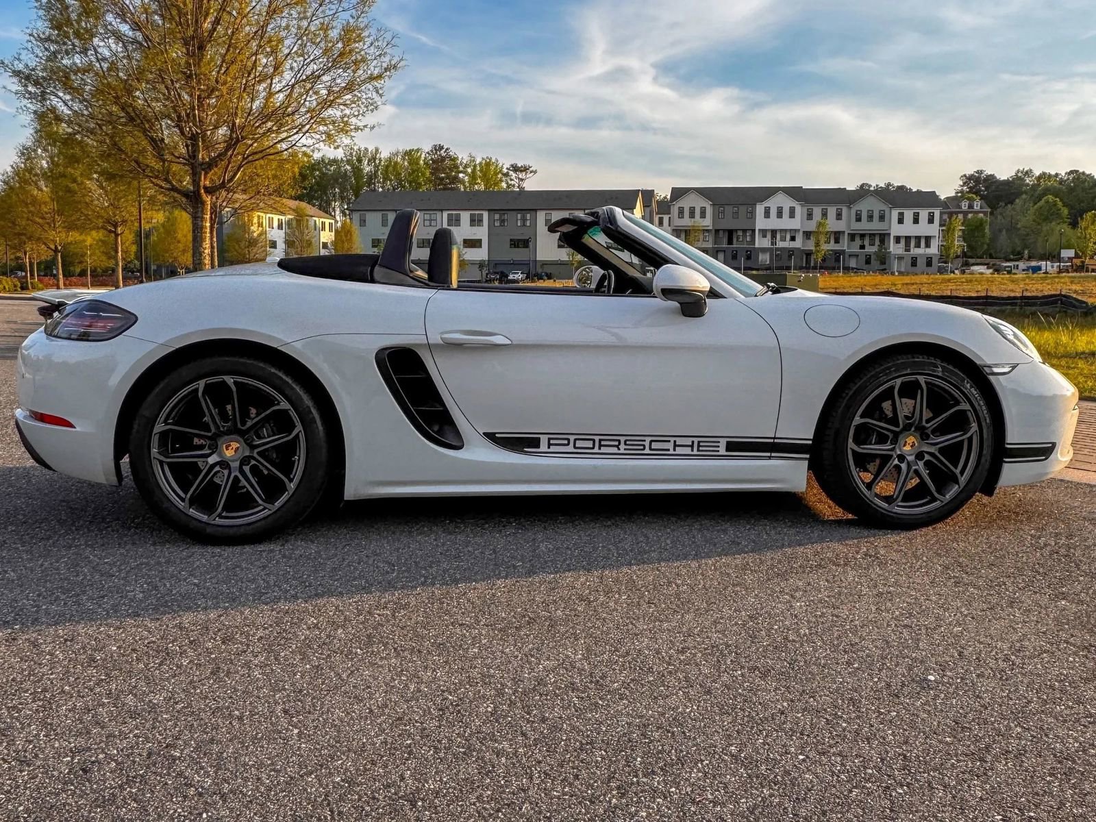 Used 2019 Porsche 718 Boxster image 15