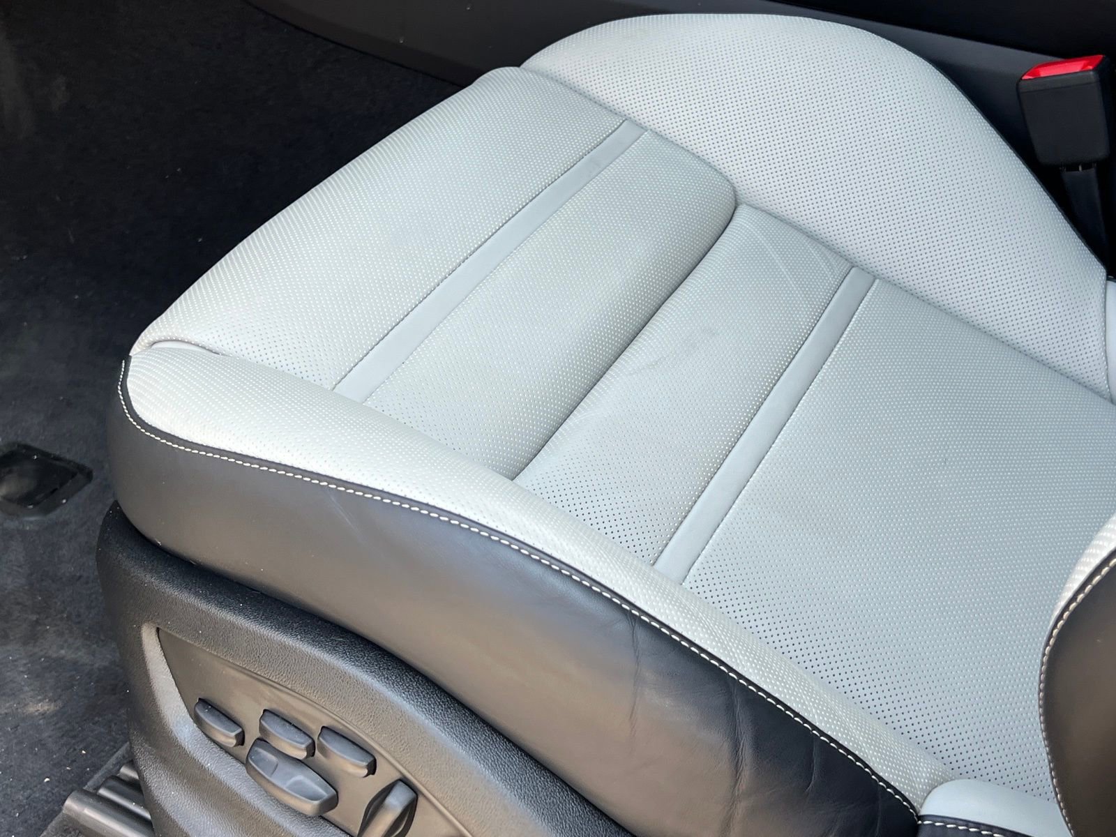 New 2025 Porsche Cayenne S image 30