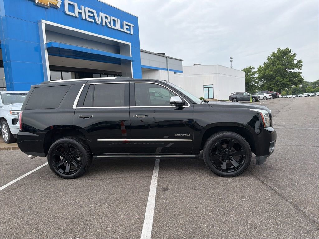 Used 2020 GMC Yukon Denali w/ Denali Ultimate Package AWD/4WD image 2
