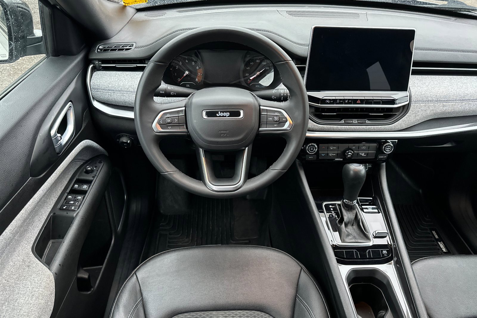 Used 2024 Jeep Compass Latitude image 15