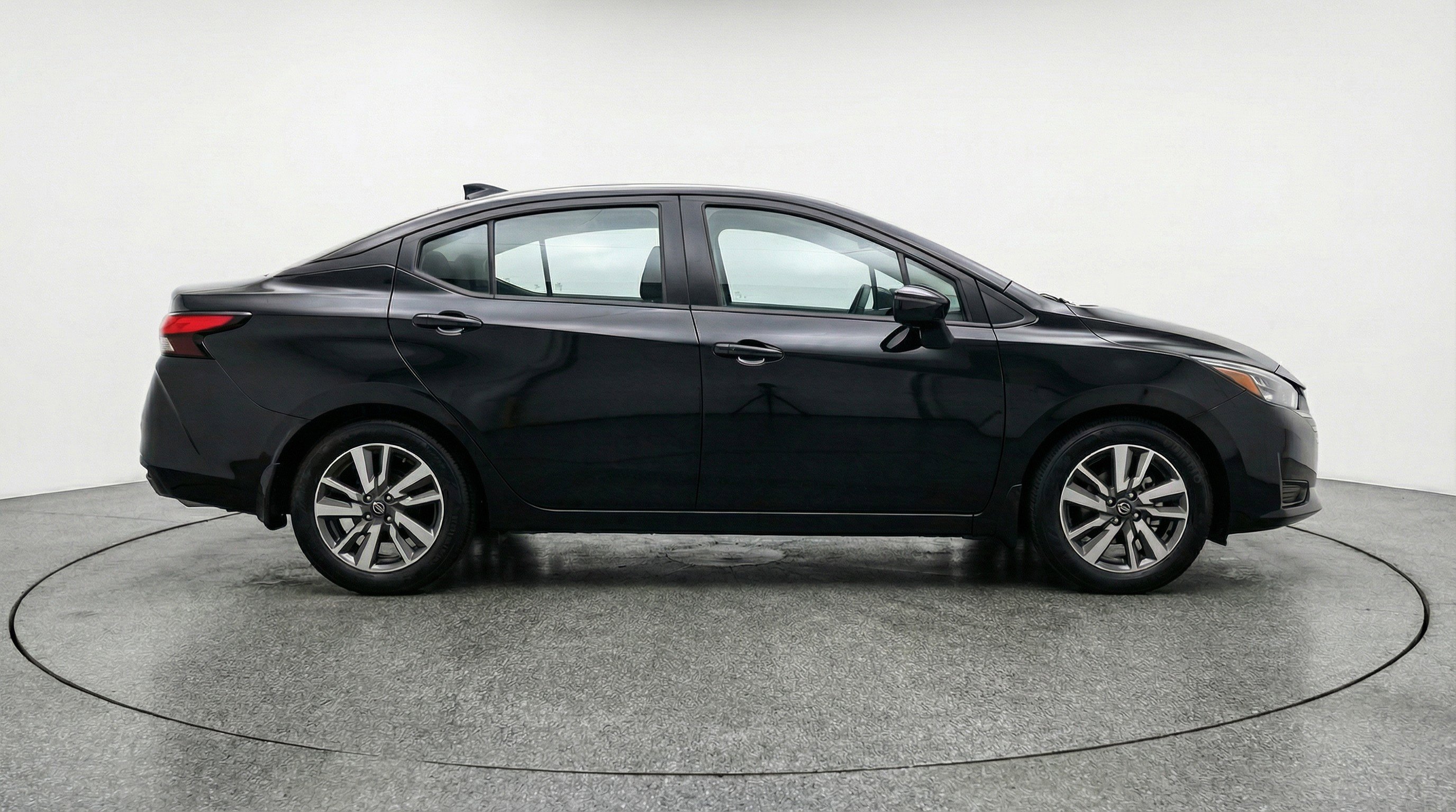 Used 2025 Nissan Versa SV image 11