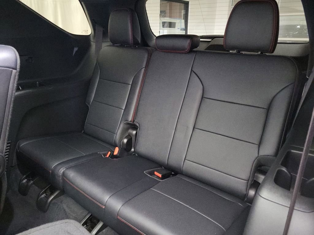 Certified 2024 Chevrolet Traverse RS w/ LPO, Floor Liner Package image 11