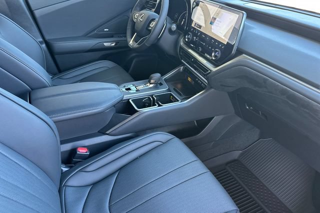 New 2026 Lexus TX 500h AWD image 15