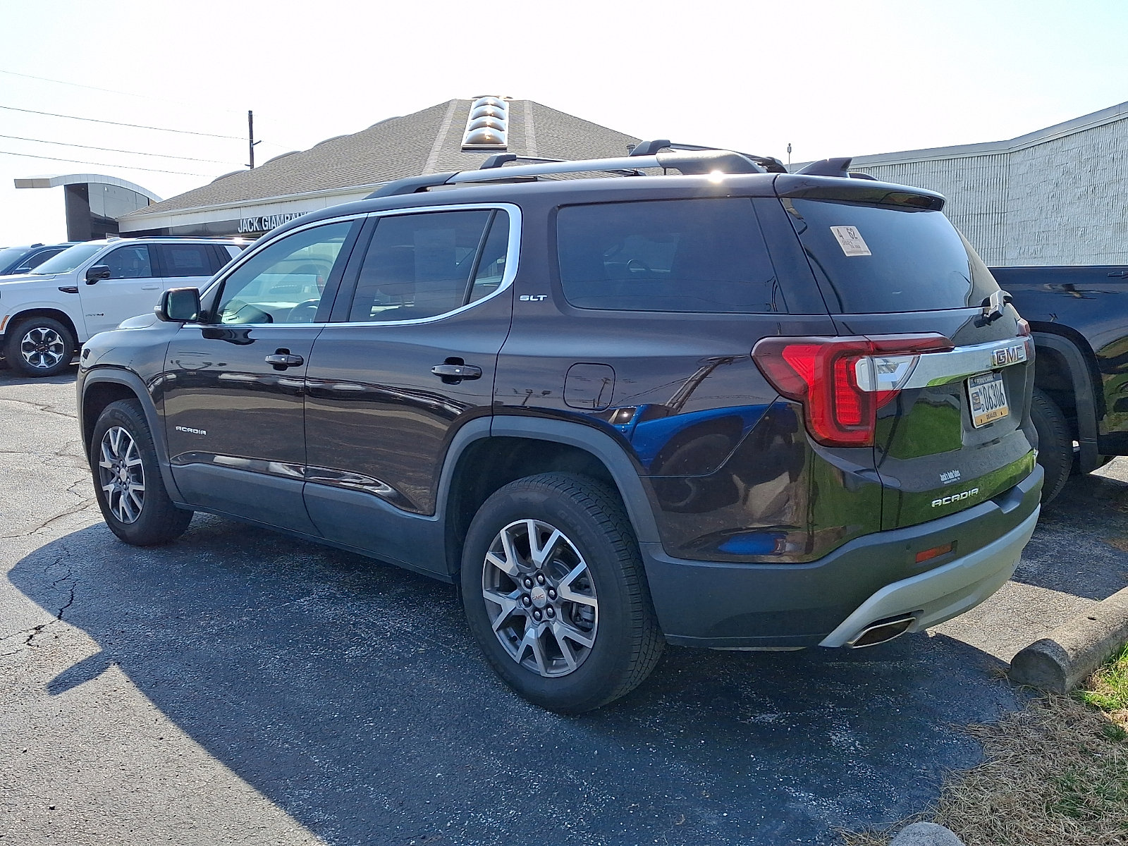 Used 2021 GMC Acadia SLT w/ Technology Package image 5