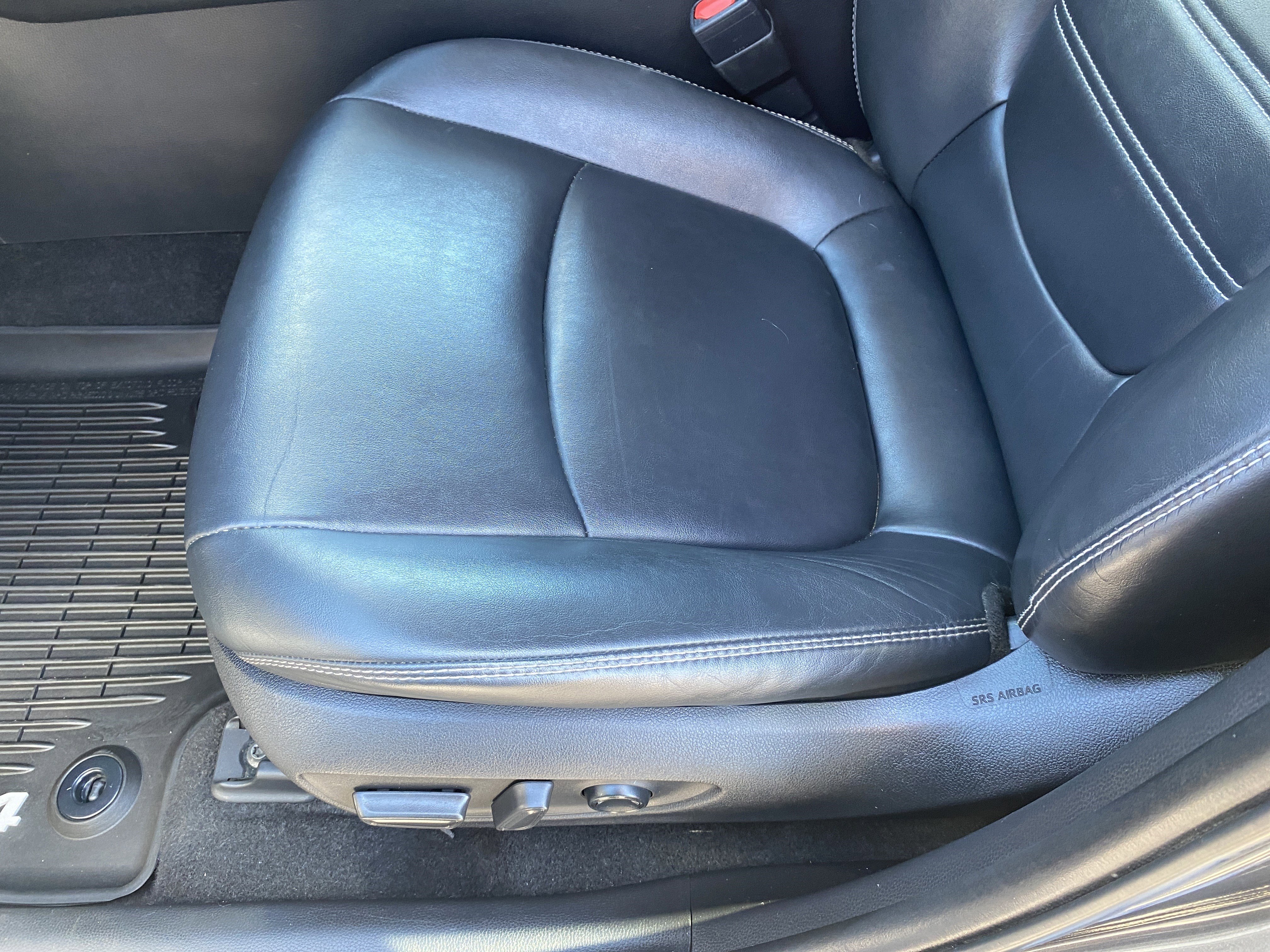 Used 2020 Toyota RAV4 XLE Premium AWD/4WD image 15