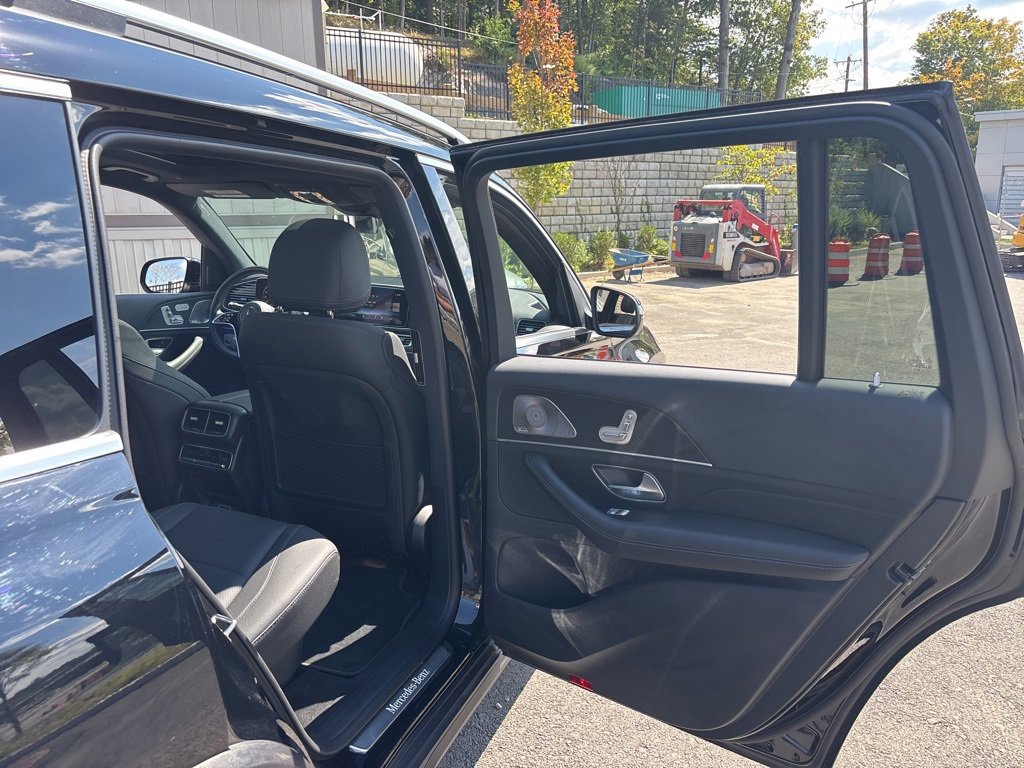 Used 2025 Mercedes-Benz GLS 450 4MATIC image 14