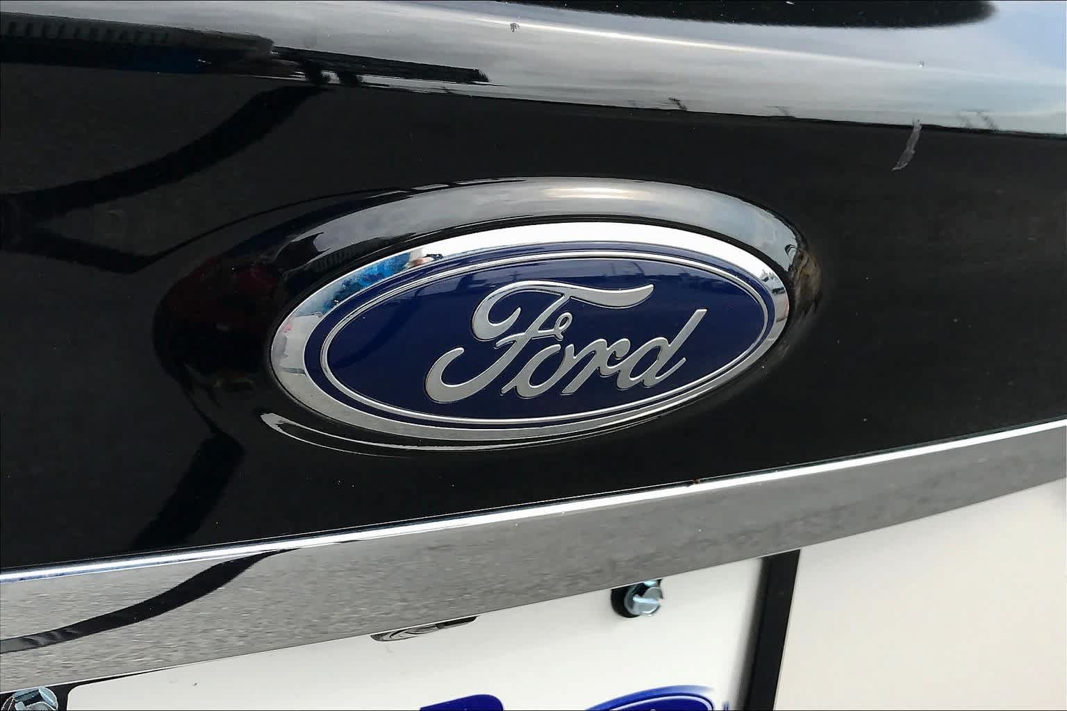 Used 2019 Ford Edge SEL w/ Equipment Group 201A AWD/4WD image 31