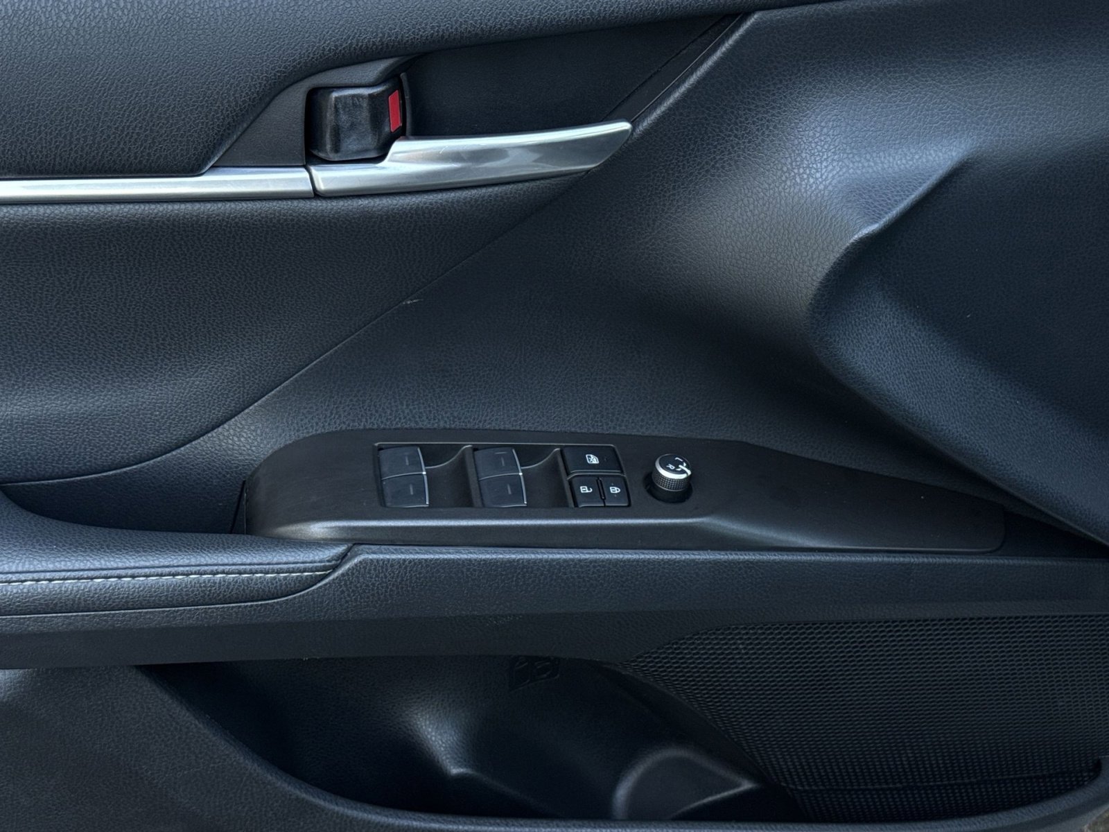 Used 2023 Toyota Camry XSE image 15