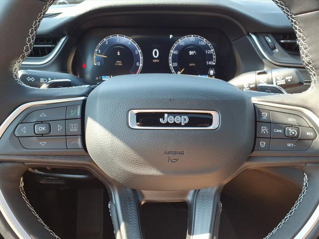 New 2025 Jeep Grand Cherokee L Altitude image 12