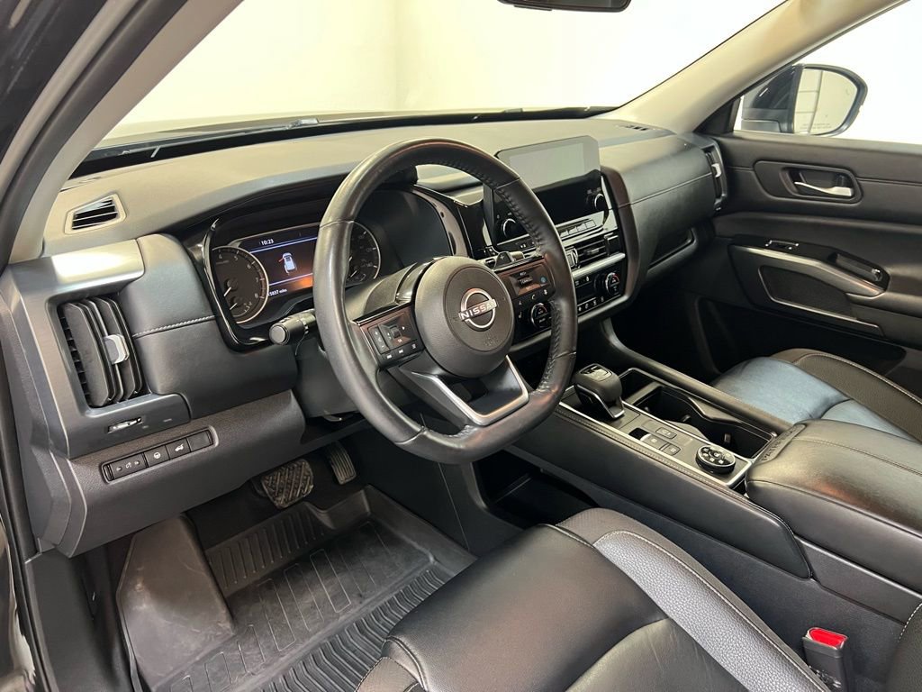 Used 2023 Nissan Pathfinder SL image 15
