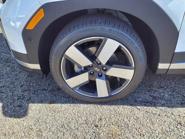 Used 2025 Hyundai Santa Fe Limited image 12