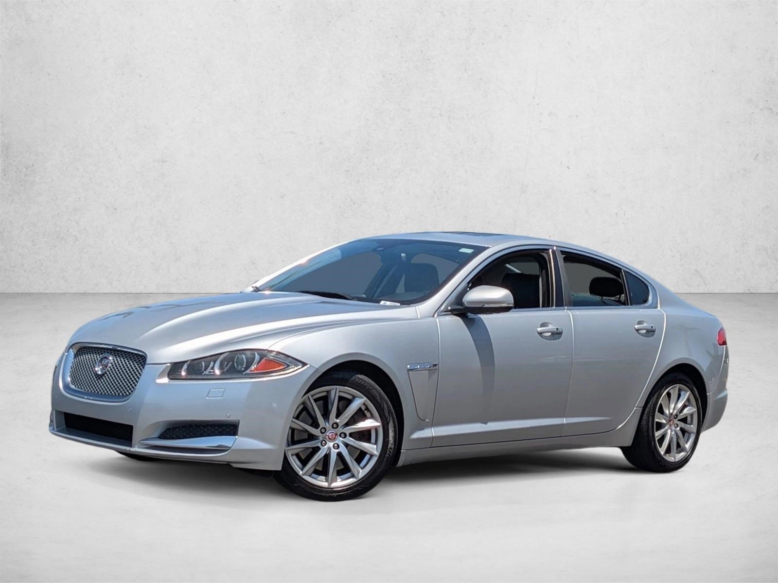 Used 2015 Jaguar XF Premium RWD image 1
