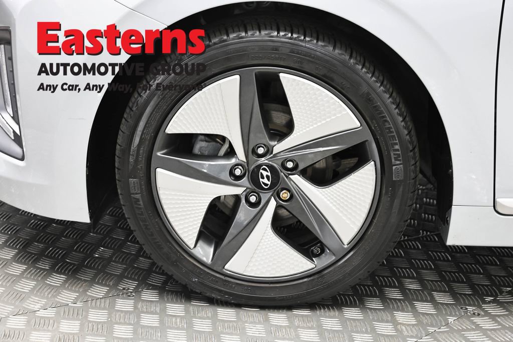 Used 2022 Hyundai Ioniq SEL FWD image 31