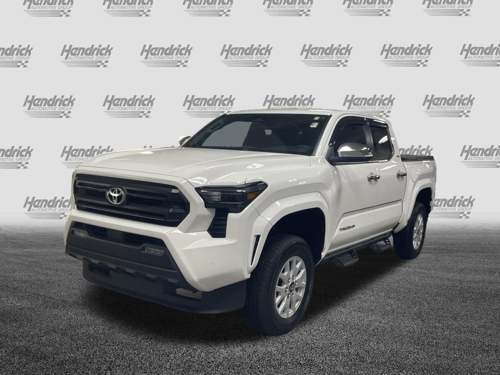 Certified 2024 Toyota Tacoma SR5 AWD/4WD image 5