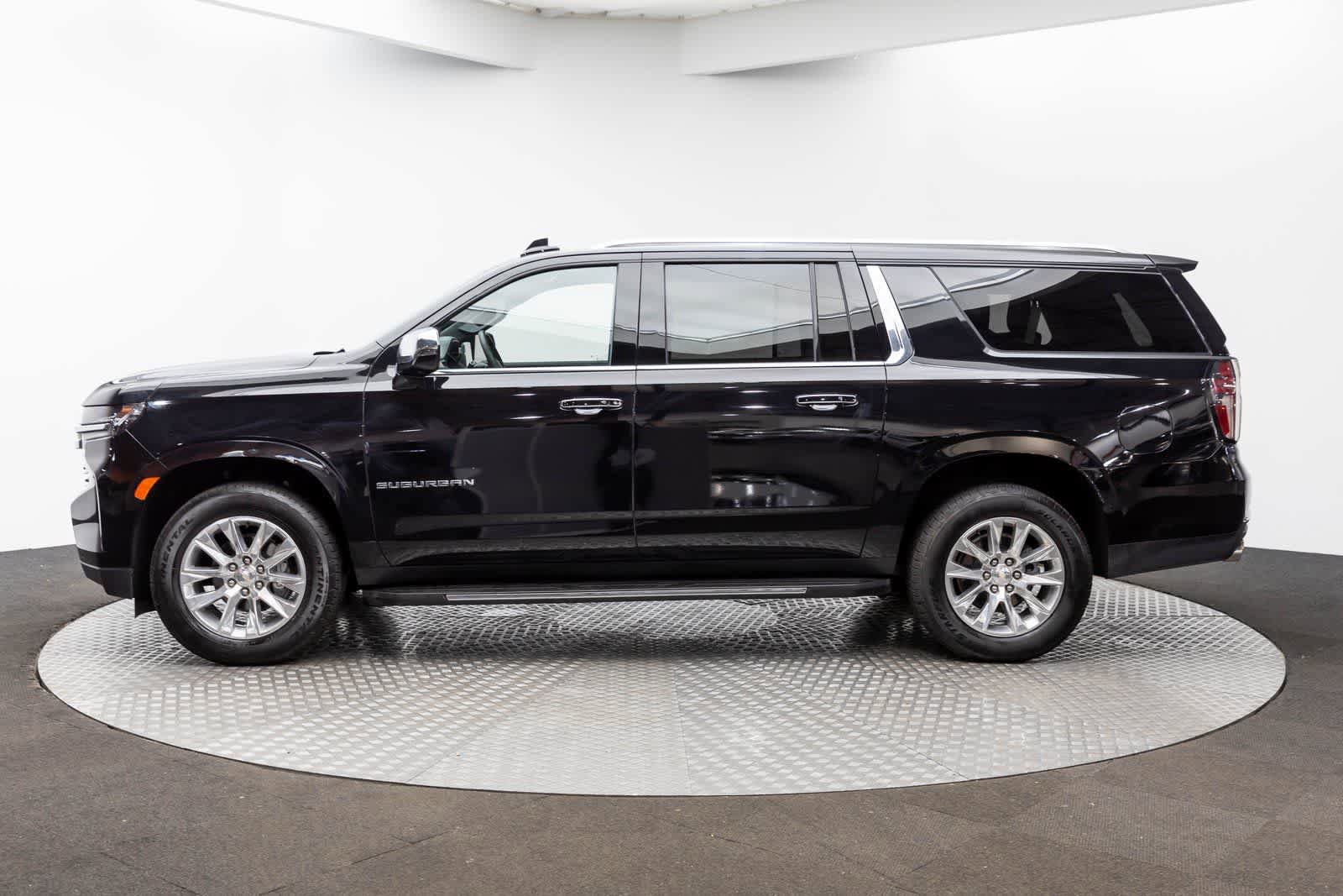 Used 2024 Chevrolet Suburban Premier AWD/4WD image 3