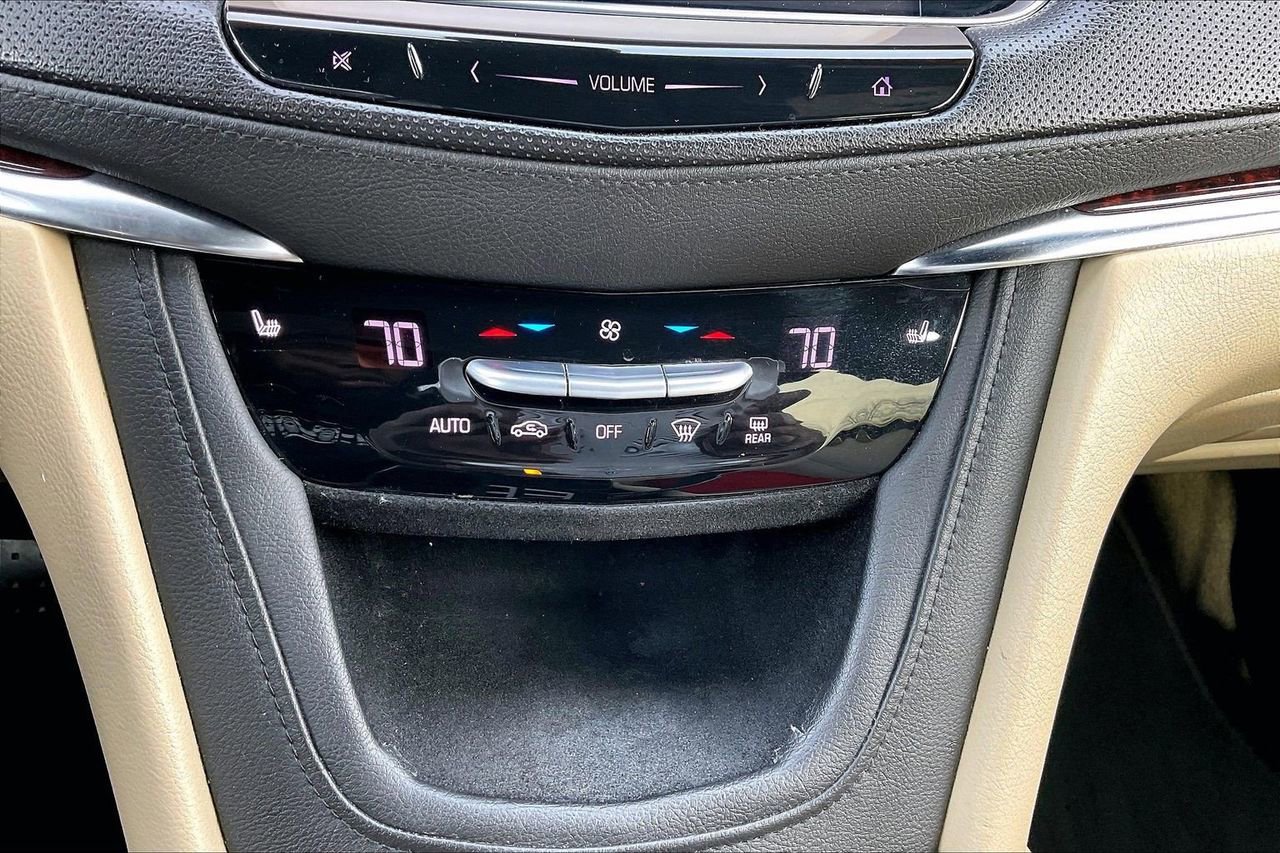 Used 2017 Cadillac XT5 Luxury w/ Driver Awareness Package image 20