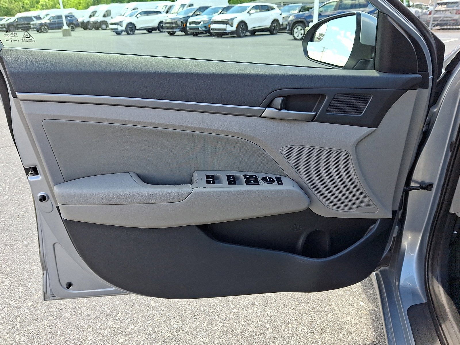 Used 2017 Hyundai Elantra SE FWD image 14