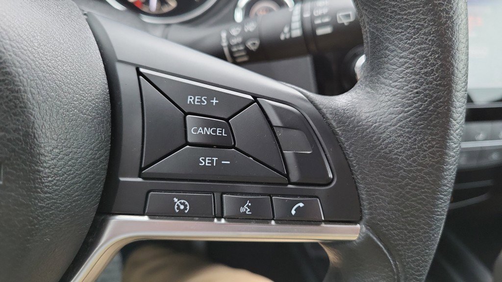 Used 2018 Nissan Rogue S image 32