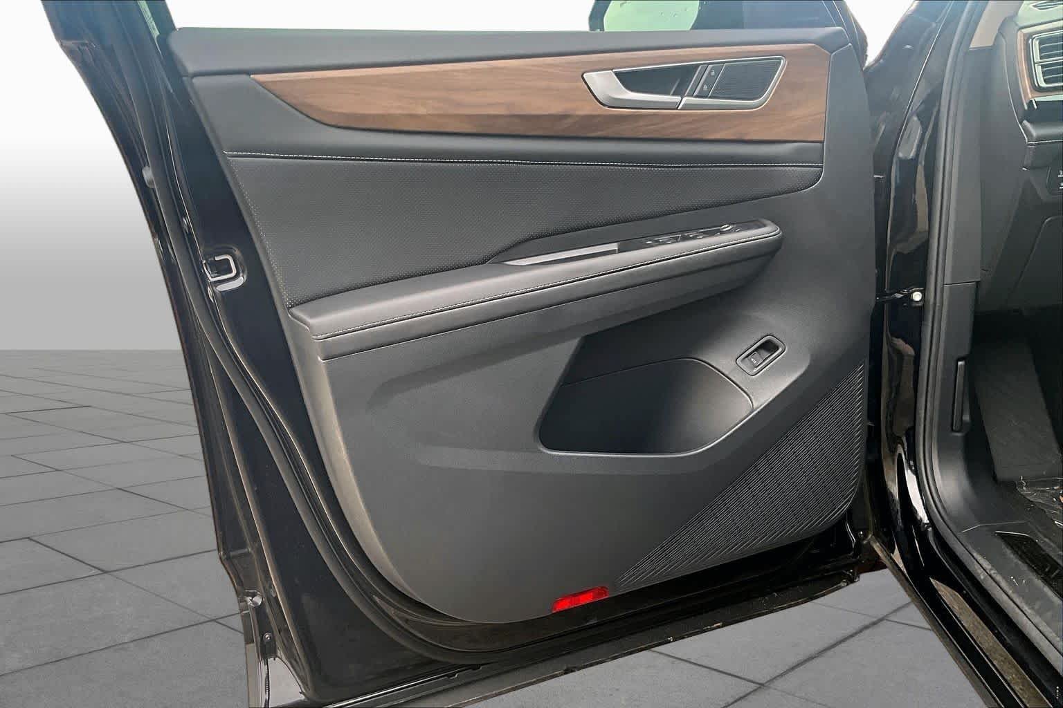 New 2026 Volkswagen Atlas SE FWD image 10