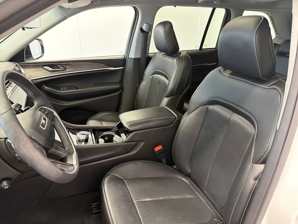 Used 2022 Jeep Grand Cherokee Limited 4xe w/ Luxury Tech Group II AWD/4WD image 22