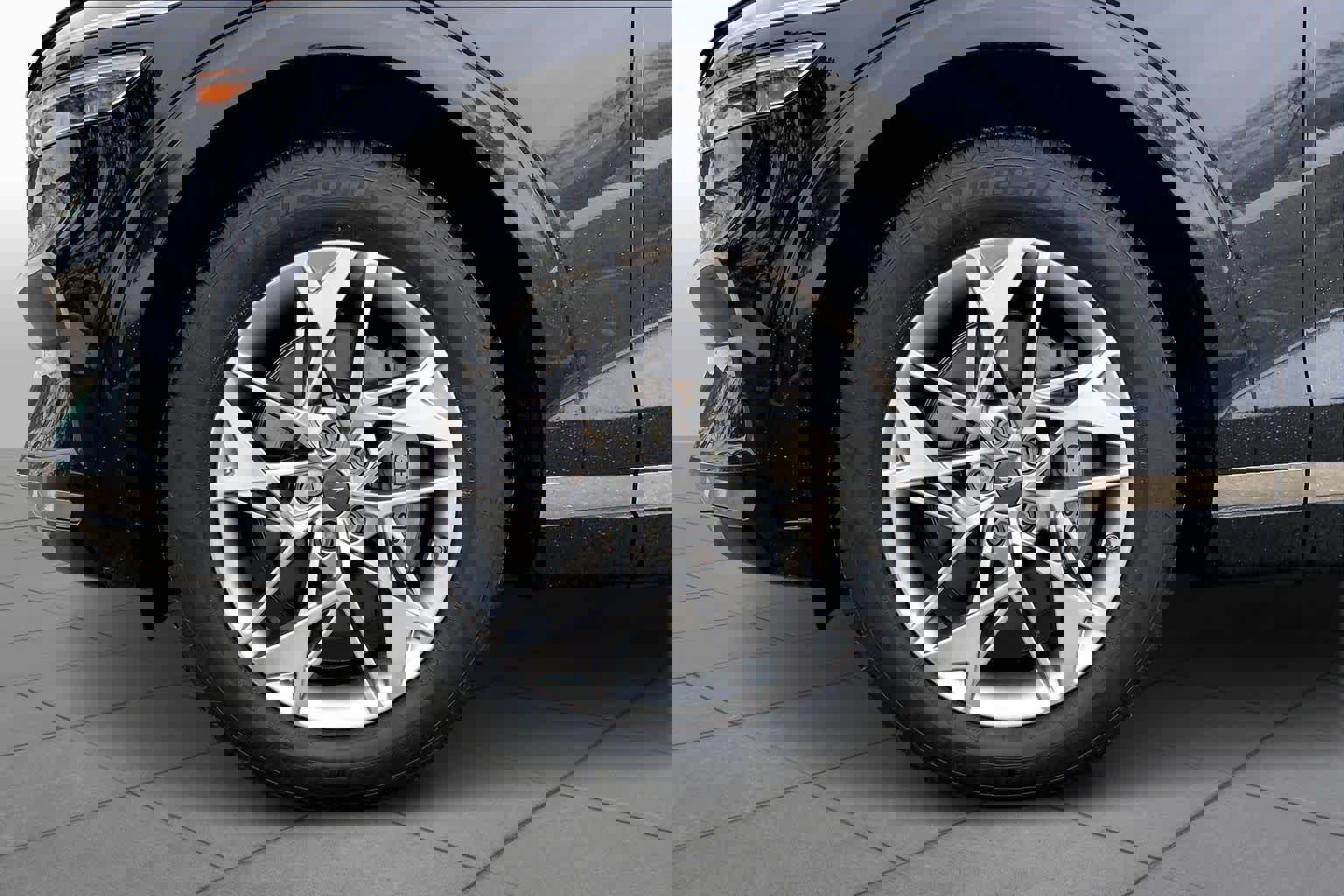 Used 2024 Genesis GV70 2.5T w/ Advanced Package image 11