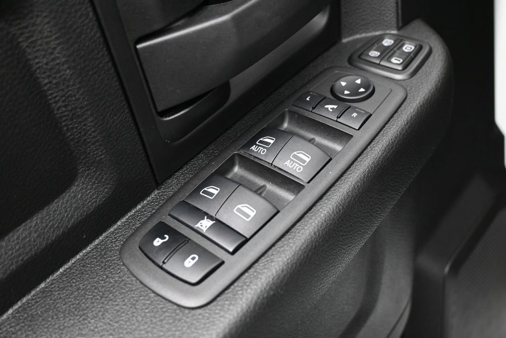 Used 2024 RAM 2500 Tradesman w/ Chrome Appearance Group AWD/4WD image 13