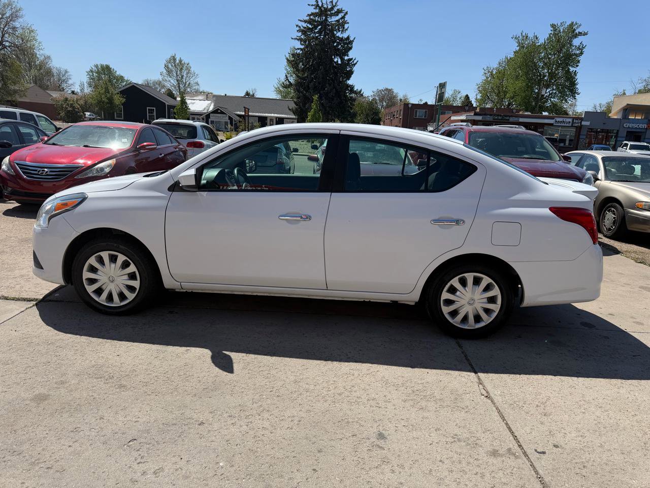 Used 2019 Nissan Versa SV FWD image 11