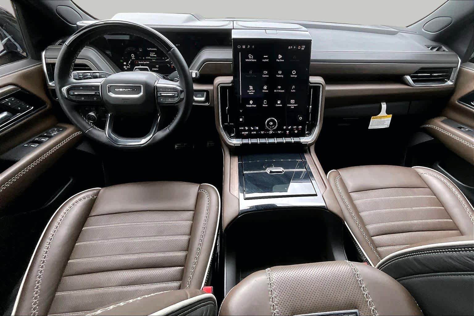 Used 2025 GMC Yukon Denali Ultimate AWD/4WD image 16