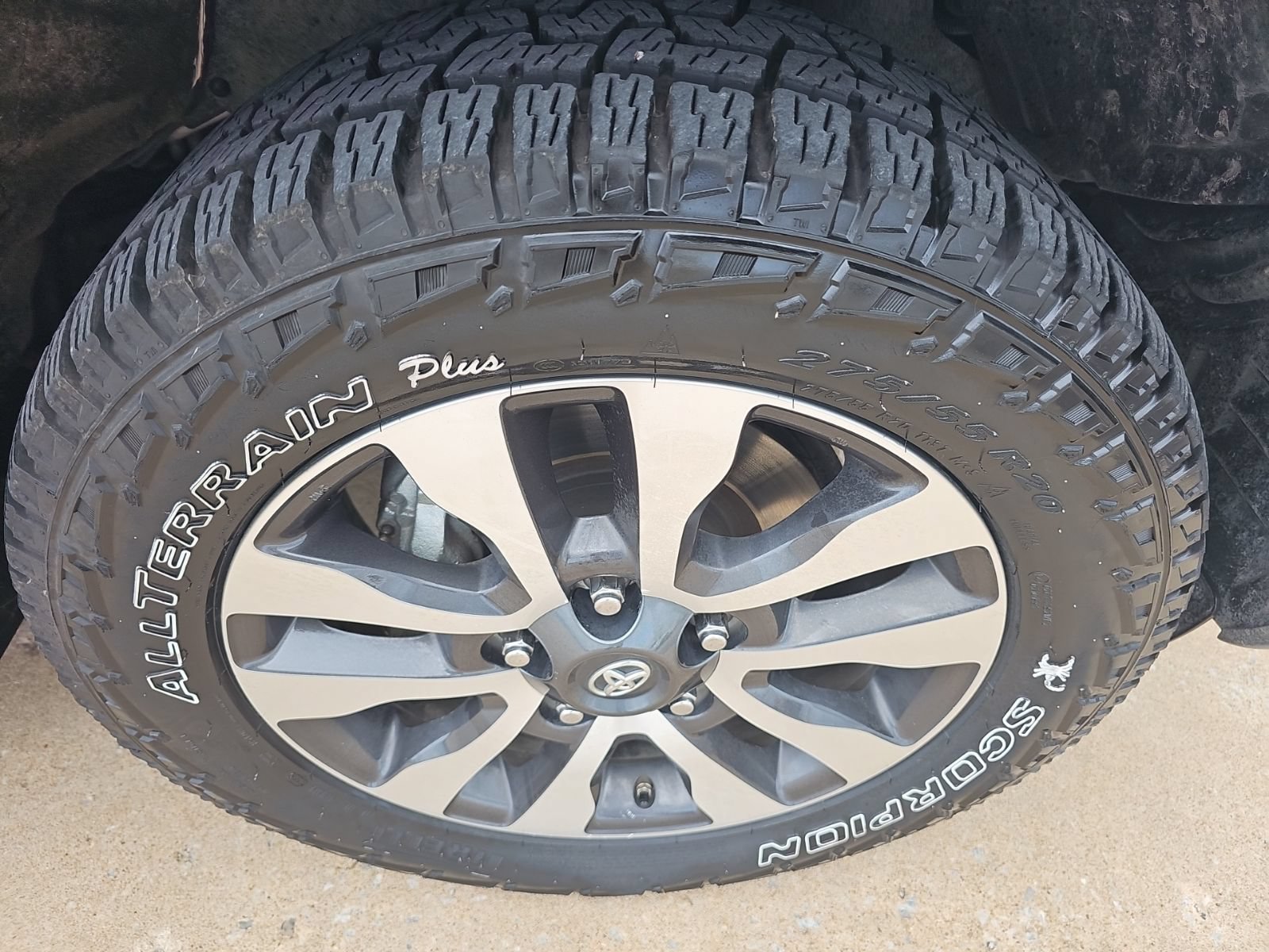 Used 2018 Toyota Sequoia Limited w/ Safety & Convenience Package AWD/4WD image 3