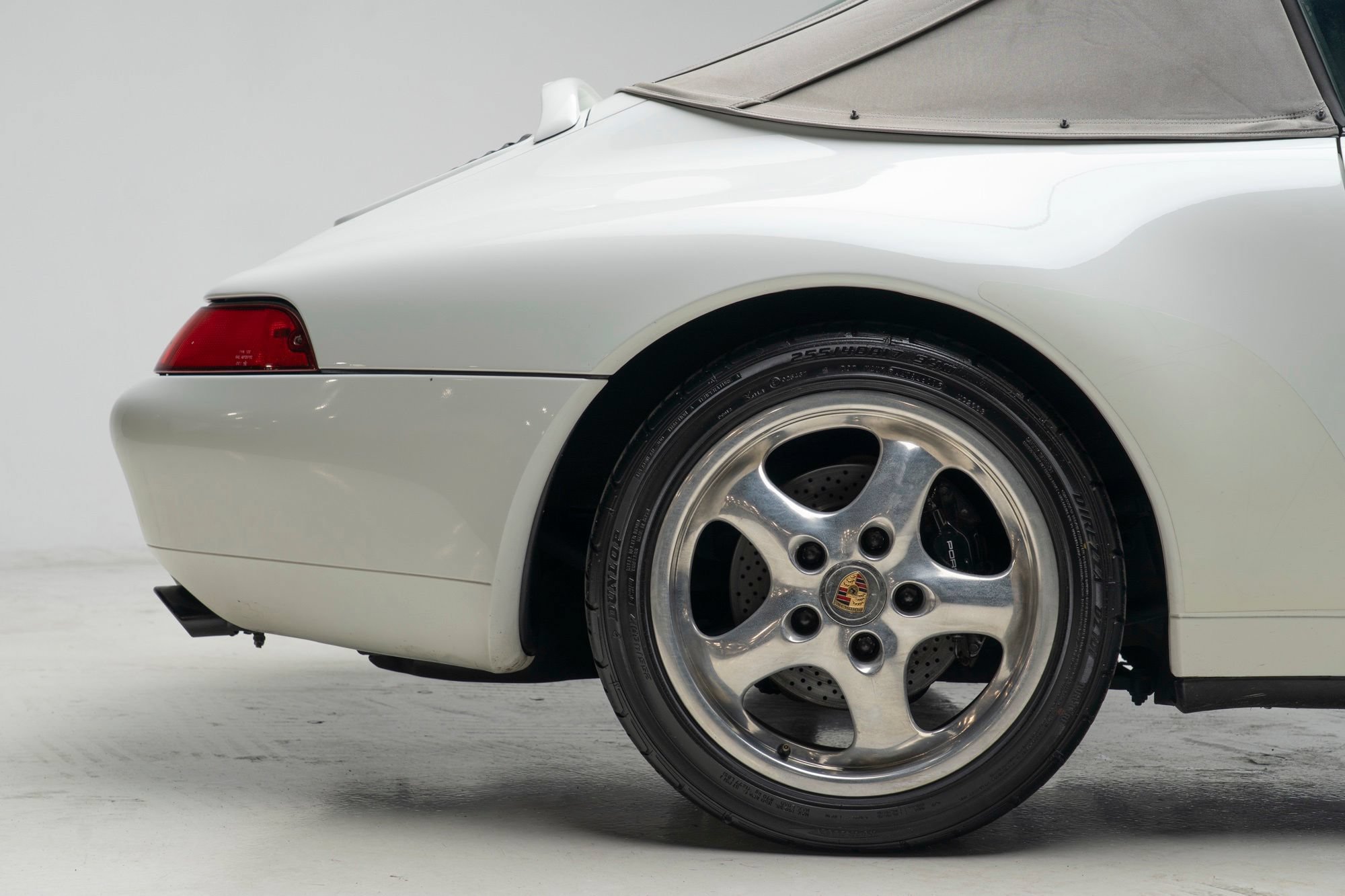 Used 1995 Porsche 911 Carrera RWD image 15