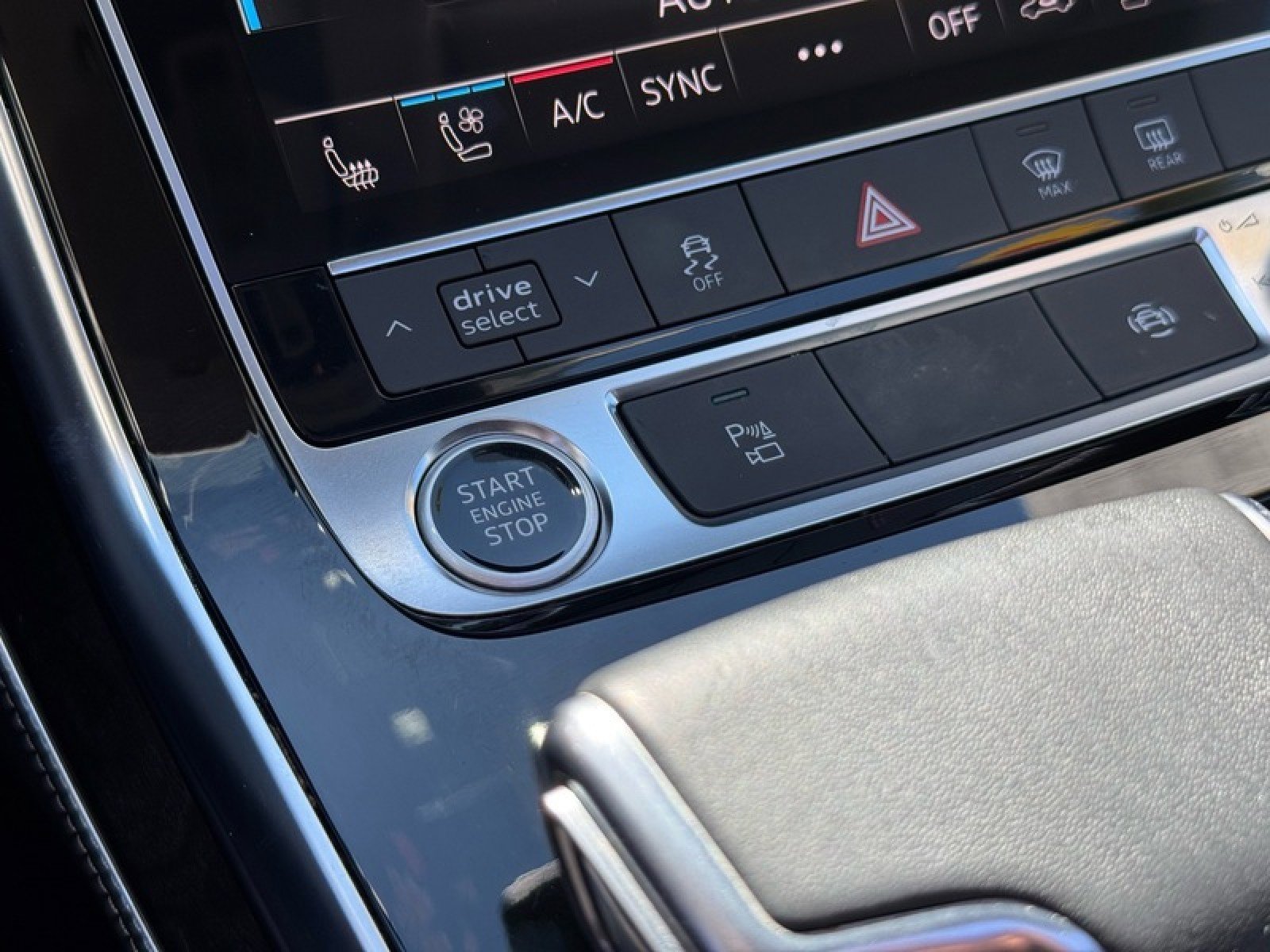 Used 2023 Audi Q8 Premium Plus w/ Premium Plus Package image 33