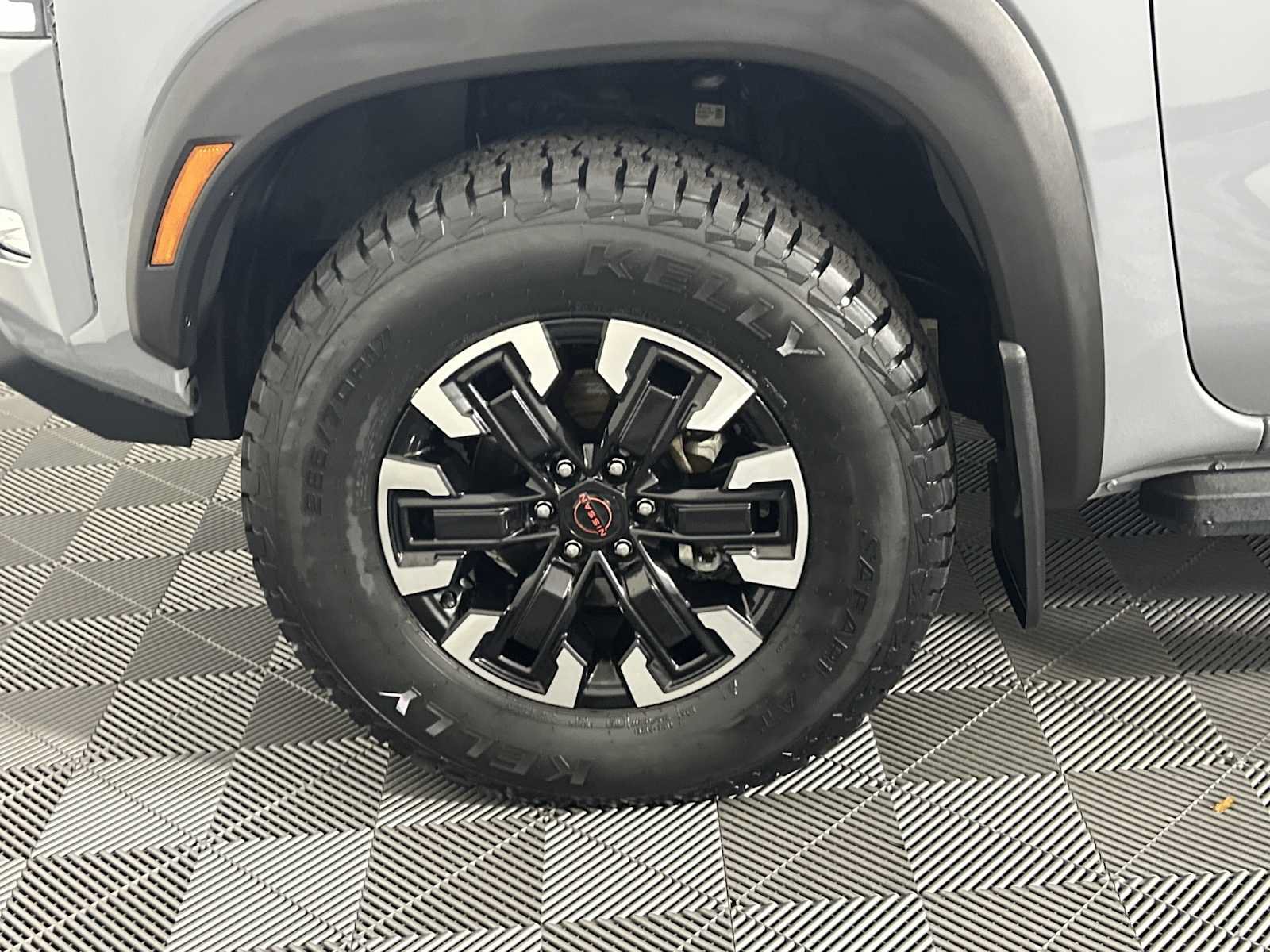 Used 2024 Nissan Frontier PRO-4X AWD/4WD image 16