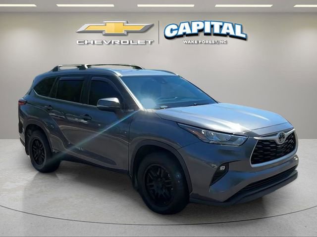 Used 2020 Toyota Highlander XLE AWD/4WD image 7