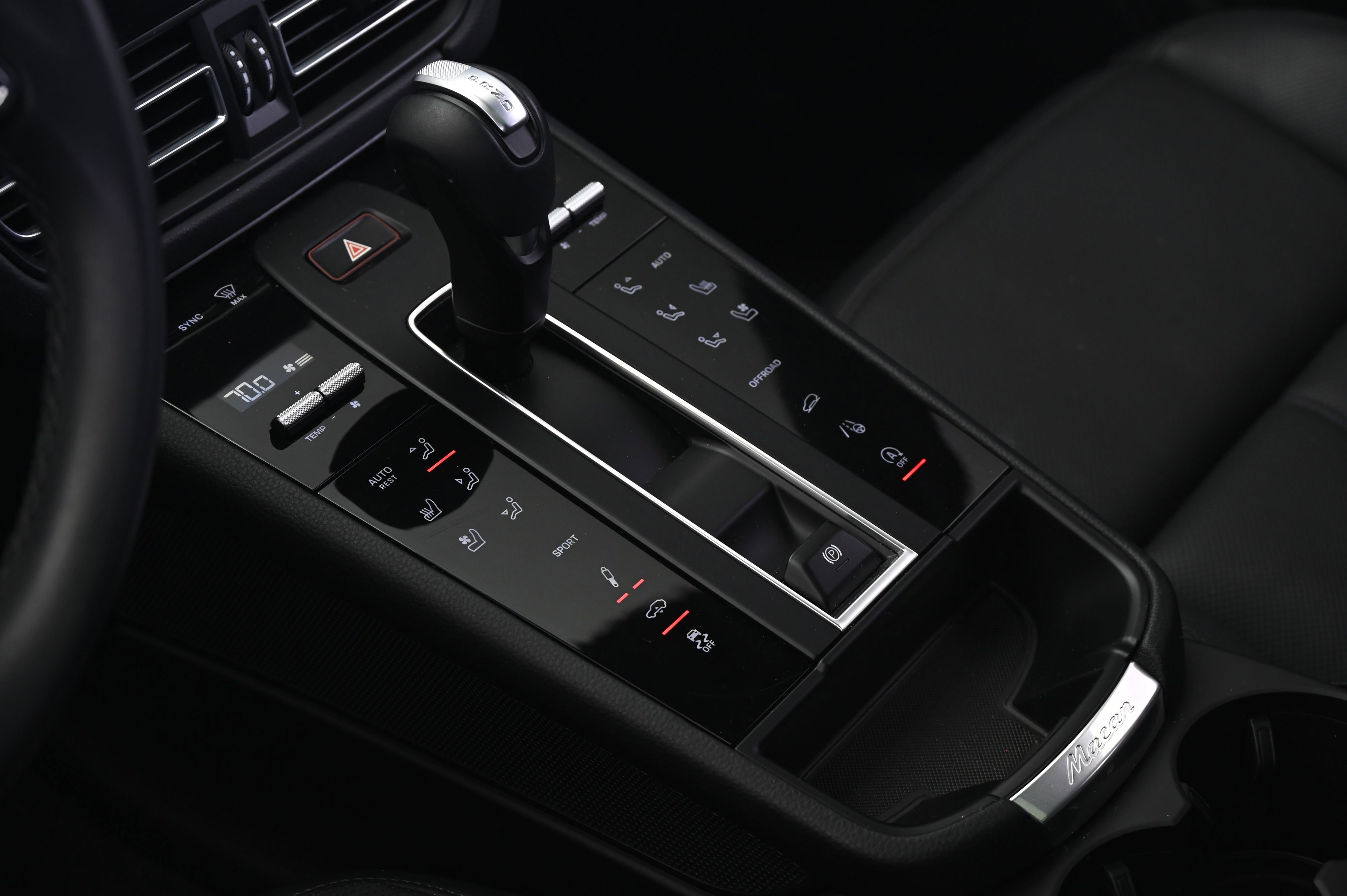 Certified 2024 Porsche Macan S AWD/4WD image 34