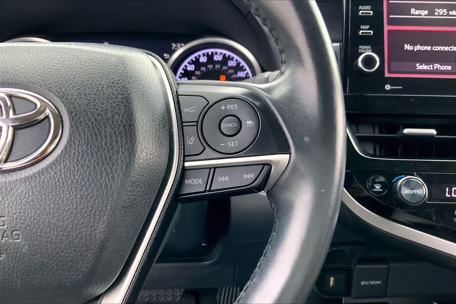 Used 2023 Toyota Camry XLE FWD image 24