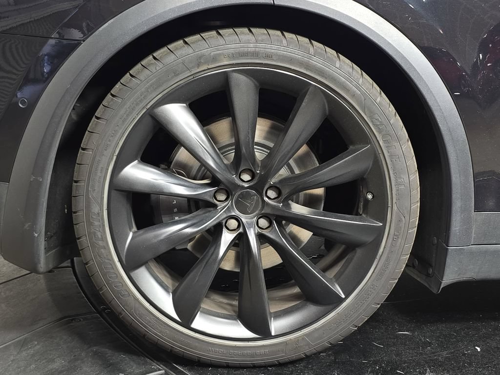 Used 2018 Tesla Model X 75D AWD/4WD image 29