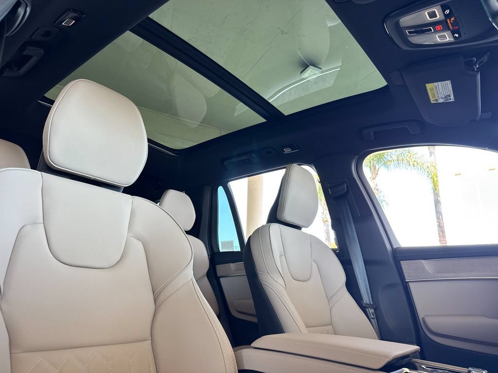 New 2026 Volvo XC90 B6 Plus w/ Protection Package Premier AWD/4WD image 17