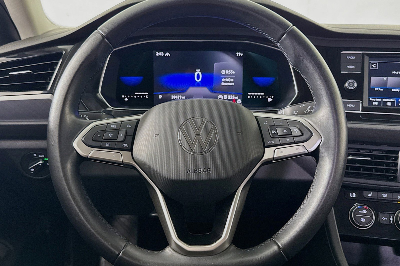 Used 2022 Volkswagen Jetta SE image 17