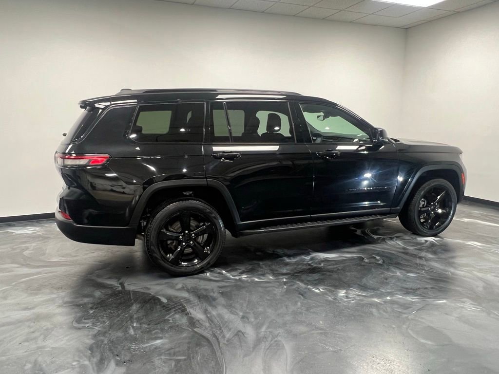 Used 2024 Jeep Grand Cherokee L Limited w/ Luxury Tech Group II image 23