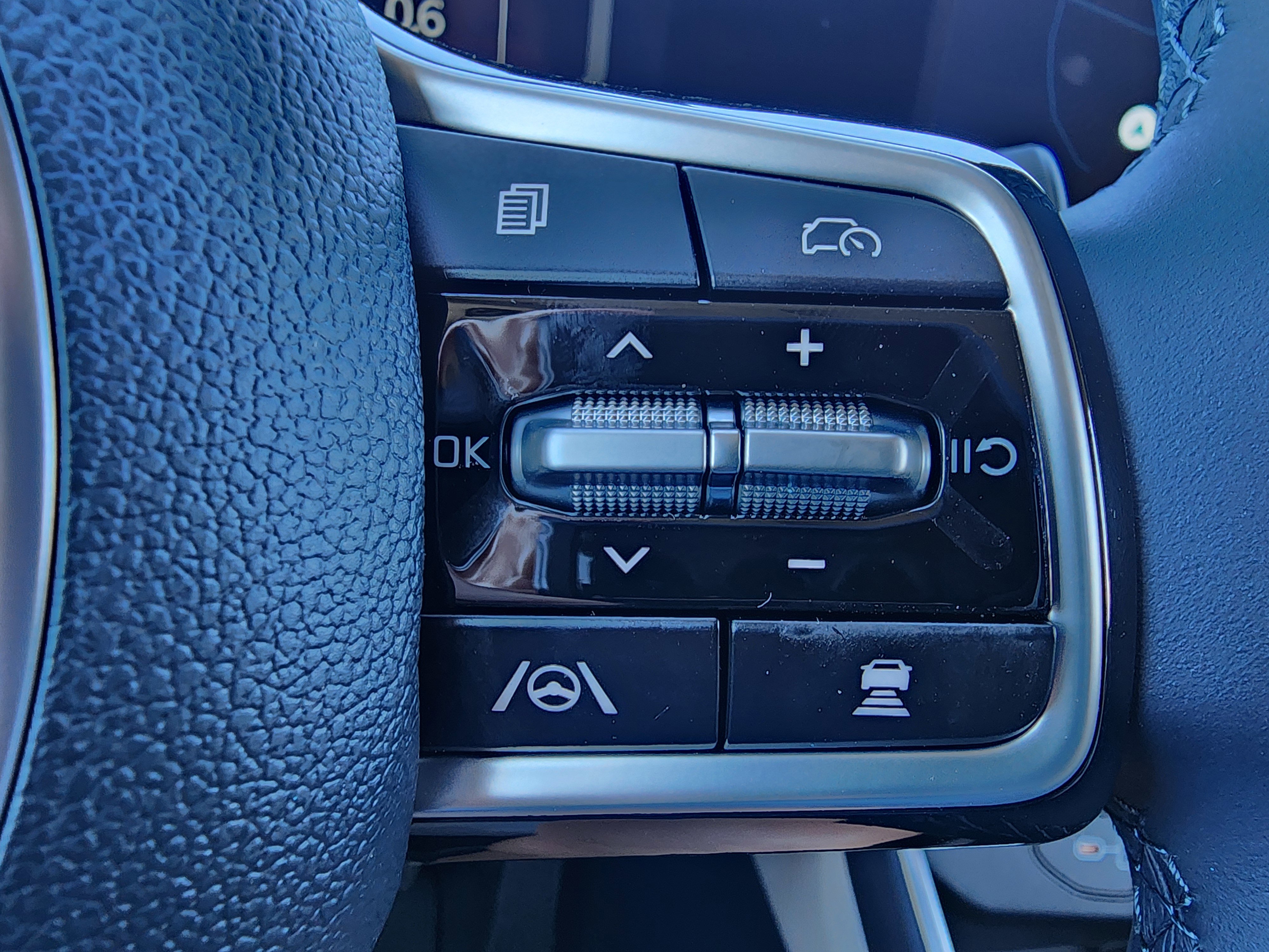 New 2026 Kia Carnival SX image 18