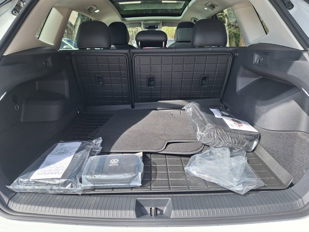 New 2026 Volkswagen Tiguan SE image 24