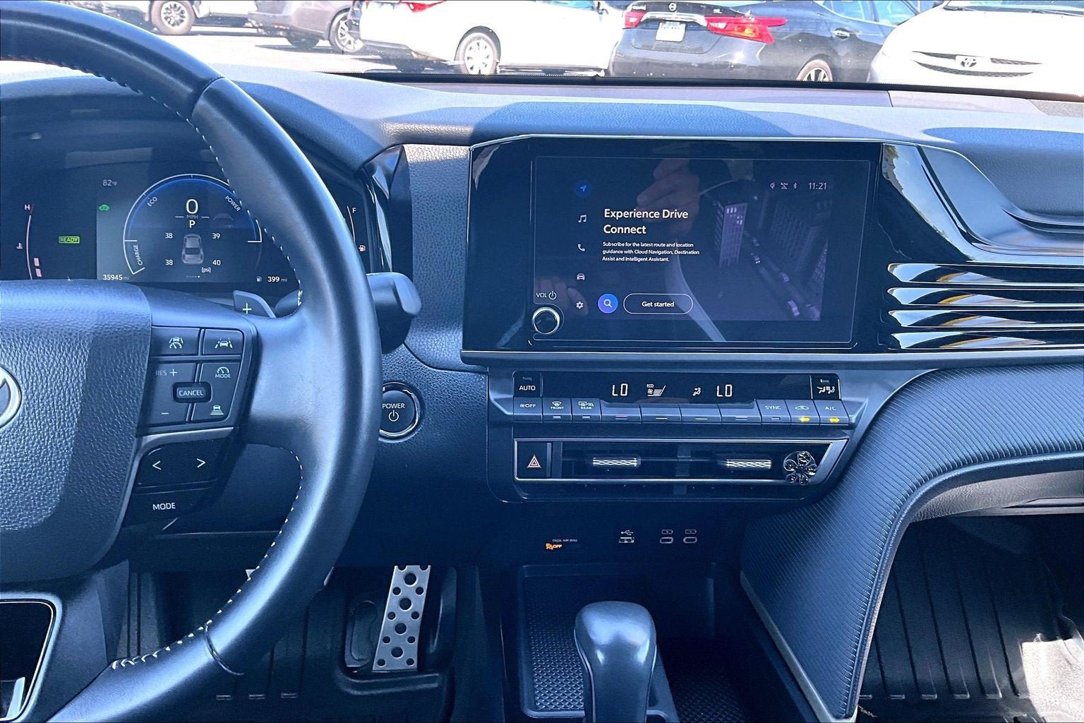 Used 2025 Toyota Camry SE FWD image 6