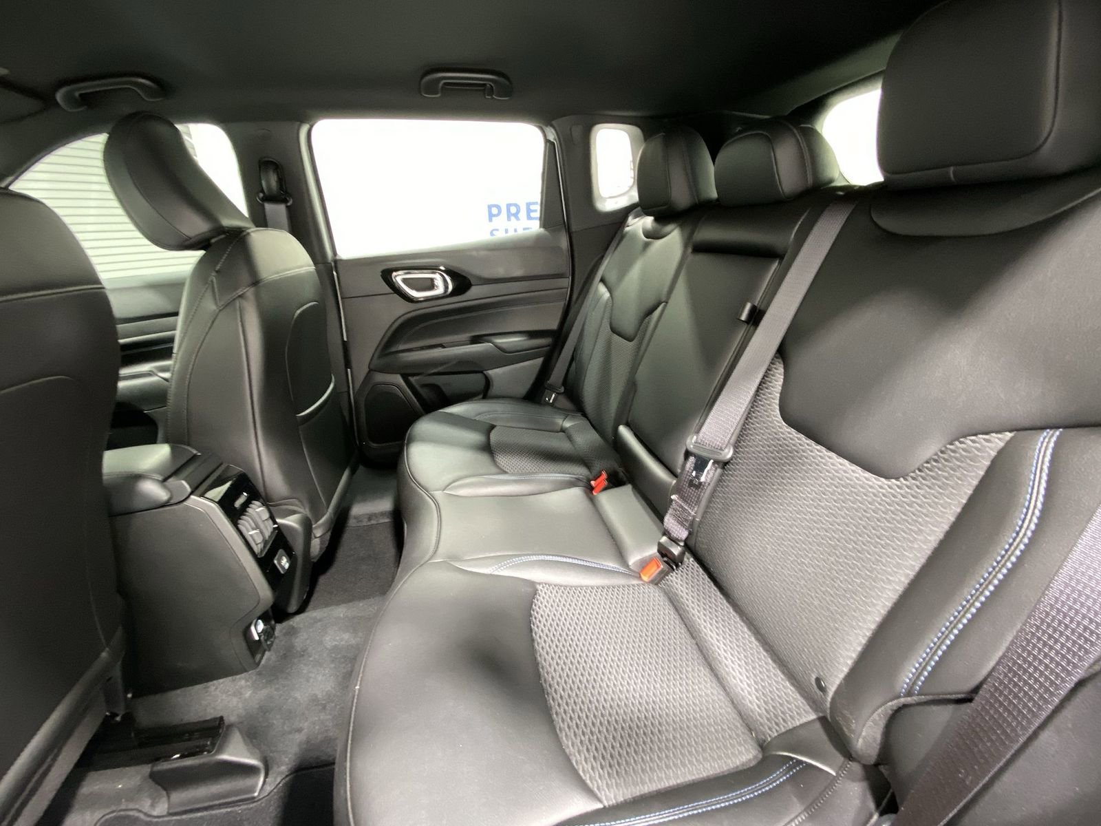 Used 2025 Jeep Compass Latitude w/ Altitude Special Edition image 21