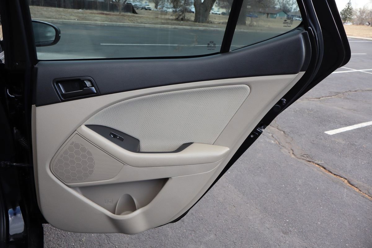 Used 2013 Kia Optima LX image 25