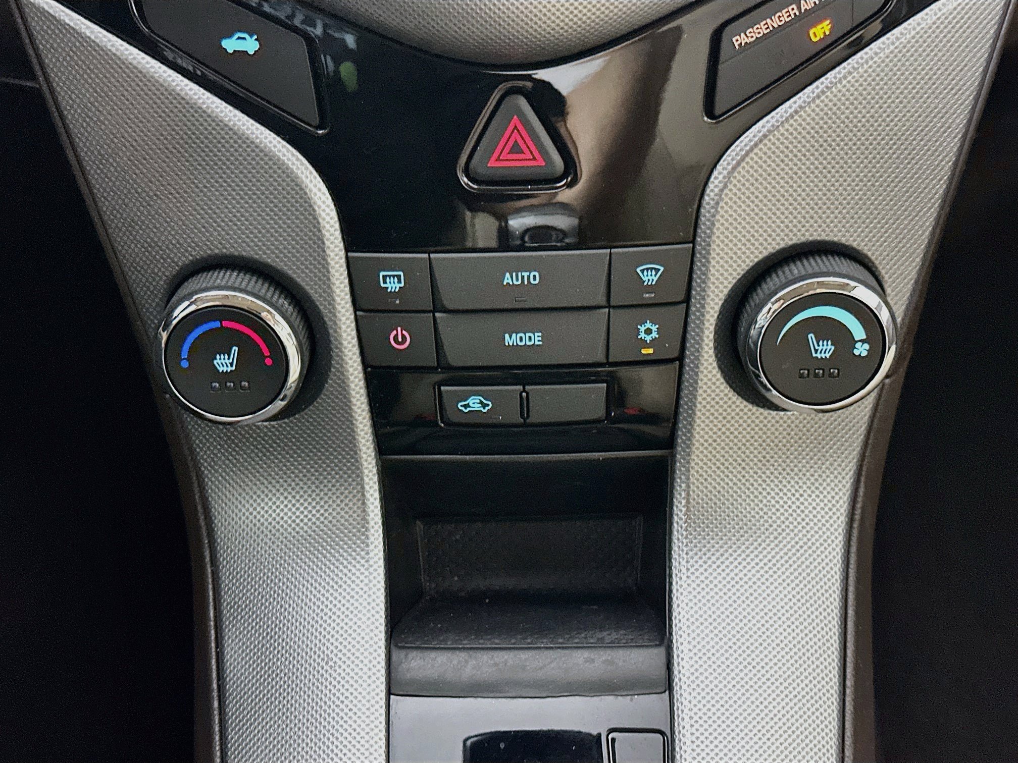 Used 2016 Chevrolet Cruze LTZ w/ Enhanced Safety Package FWD image 24