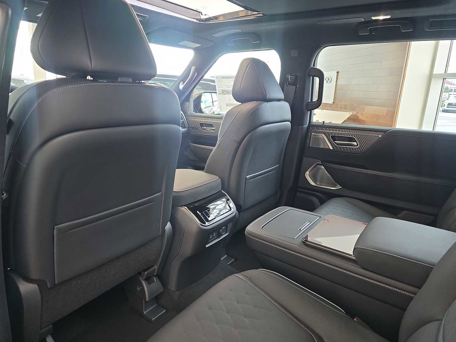 New 2026 INFINITI QX80 Autograph w/ Premium Cargo Package image 8