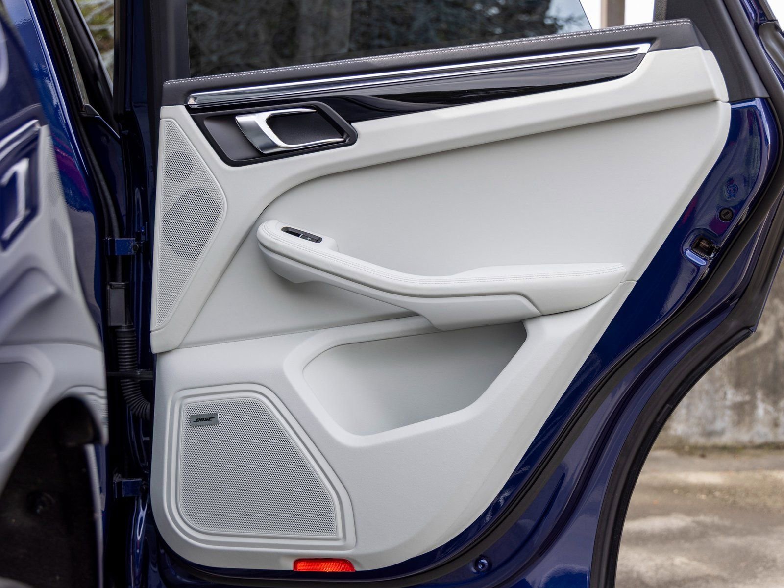 New 2025 Porsche Macan image 50