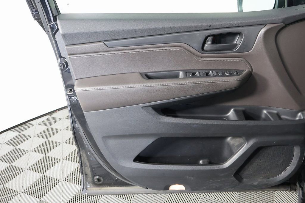 Used 2019 Honda Odyssey EX image 12