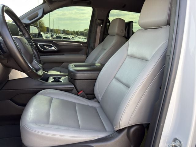 Used 2024 Chevrolet Suburban Z71 w/ Luxury Package AWD/4WD image 14